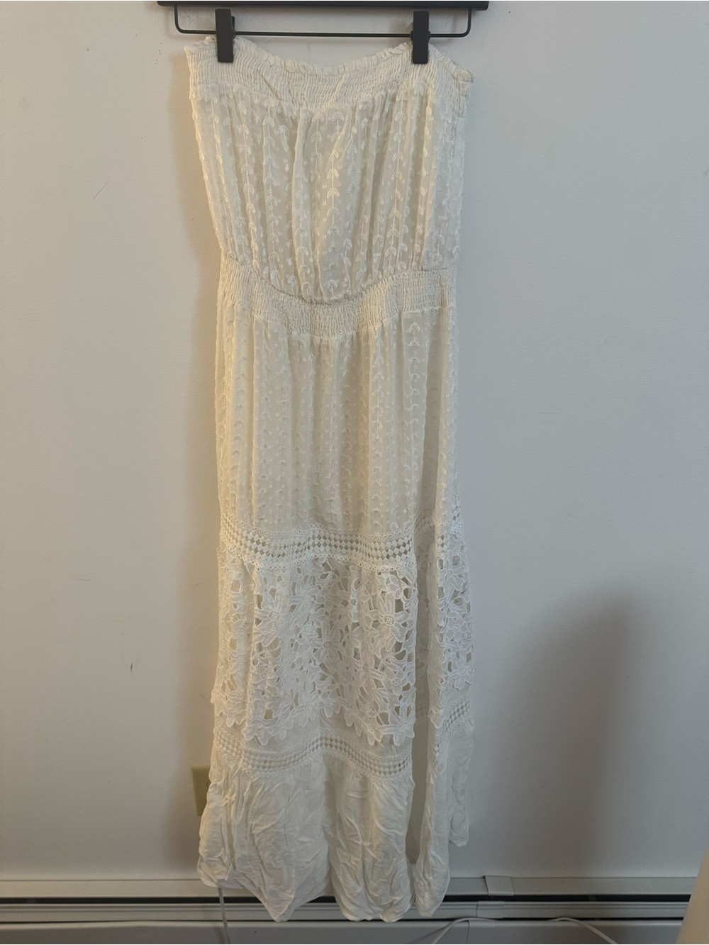 Women’s White Strapless Lace Maxi Dress